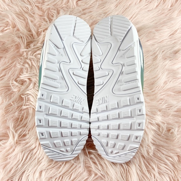 New Nike Air Max 90 Sneakers - Picture 5 of 8